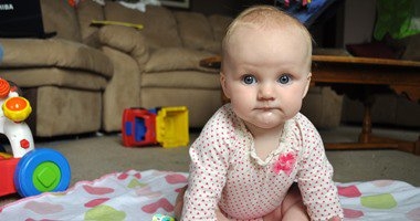 مشاهدة طفلك التليفزيون فى عامه الأول يصيبه بالتأخر العقلى