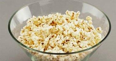 تعرف على 6 أطعمة مسلية ولا ترفع من الوزن يمكن تناولها فى منتصف الليل