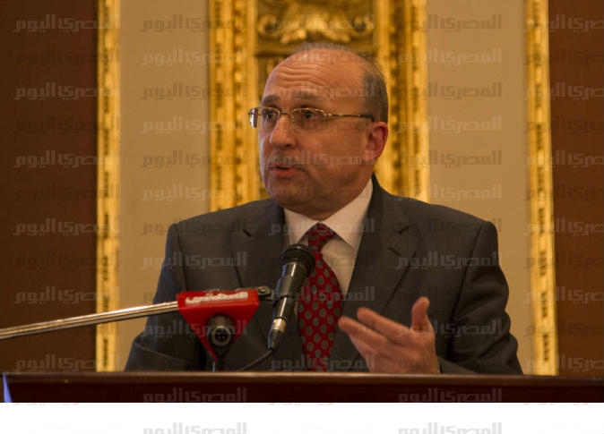 وزير الصحة يجتمع مع أعضاء القافلة الطبية المتجهة إلى إثيوبيا 