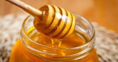 الليمون والعسل إضافة لذيذة لأعشاب الأنفلونزا يُغير مذاقها ويزيد فوائدها 