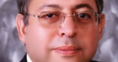 طبيب نفسى: إدمان استخدام الموبايل دلالة على الاضطراب النفسى 
